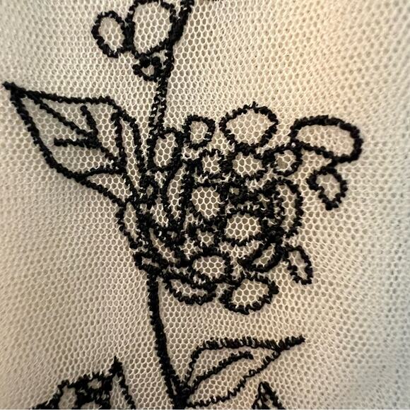 Lace floral dress, embroidered with bow accent, ivory, seen on TV show Charmed 8 - Picture 11 of 14